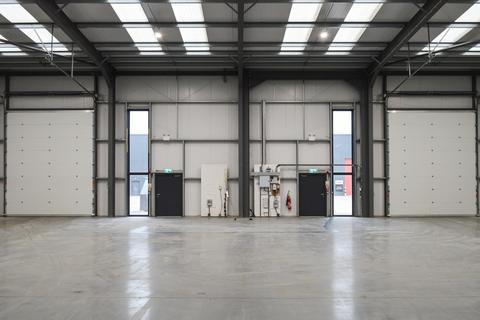 Warehouse to rent, Roebuck Way, Milton Keynes MK5