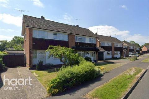 3 bedroom semi-detached house to rent, Nightingale Road, Woodley, RG5 3LZ