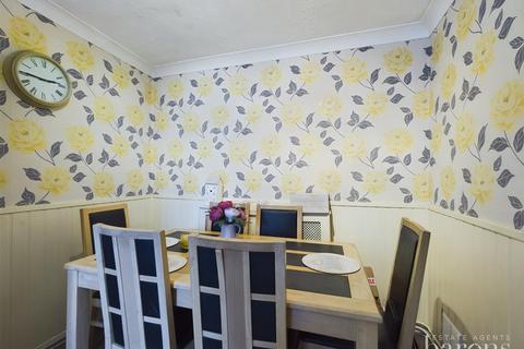 3 bedroom terraced house for sale, Quilter Road, Basingstoke RG22