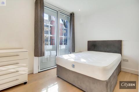 Studio to rent, Clyde Square, London E14