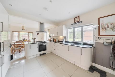 4 bedroom chalet for sale, Kingsway, Hiltingbury, Chandlers Ford