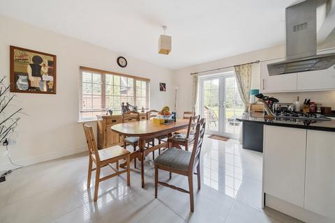 4 bedroom chalet for sale, Kingsway, Hiltingbury, Chandlers Ford