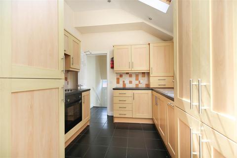 6 bedroom maisonette to rent, Lavender Gardens, Newcastle Upon Tyne NE2