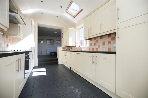 6 bedroom maisonette to rent, Lavender Gardens, Newcastle Upon Tyne NE2