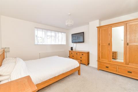 4 bedroom semi-detached house for sale, South Street, Havant, Hampshire