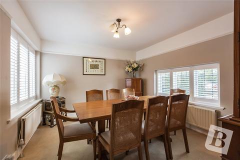 4 bedroom detached house for sale, Meadway, Gidea Park, RM2