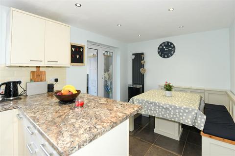 2 Stokehill, Hilperton, Trowbridge, BA14 7TJ