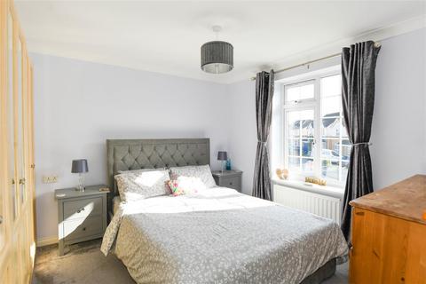 2 Stokehill, Hilperton, Trowbridge, BA14 7TJ