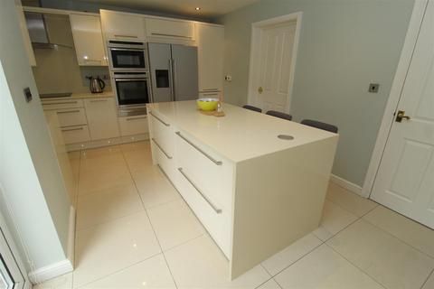 17 Birchtree Drive, Liverpool, L31 1DE