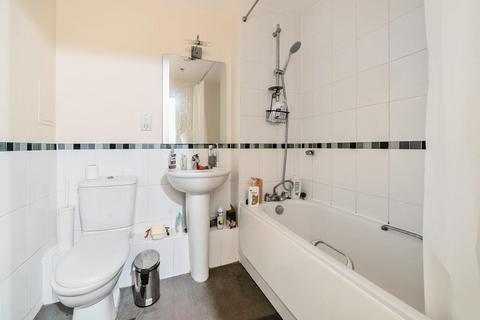 2 bedroom flat for sale, Basingstoke,  Hampshire,  RG21