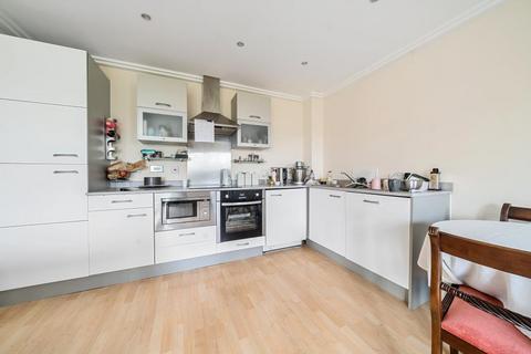 2 bedroom flat for sale, Basingstoke,  Hampshire,  RG21