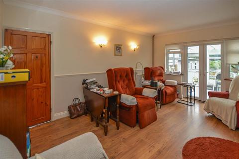 15 Whitby Avenue, Ingrave, Brentwood, CM13 3NT