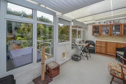 15 Whitby Avenue, Ingrave, Brentwood, CM13 3NT