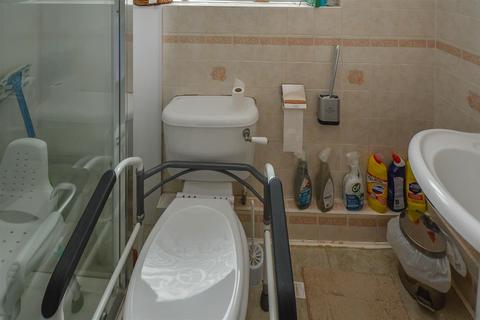 15 Whitby Avenue, Ingrave, Brentwood, CM13 3NT