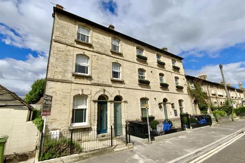 4 bedroom end of terrace house for sale, Queen street, Cirencester