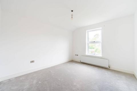 2 bedroom flat to rent, Salisbury Road, Harrow, HA1