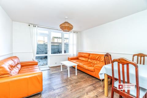 4 bedroom townhouse to rent, Caldecott Way, Lower Clapton, Hackney, E5