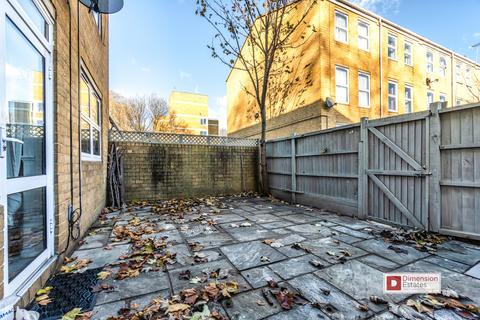 4 bedroom townhouse to rent, Caldecott Way, Lower Clapton, Hackney, E5