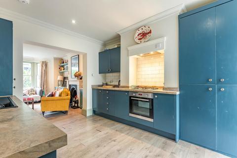 2 bedroom flat for sale, Elm Park, Brixton