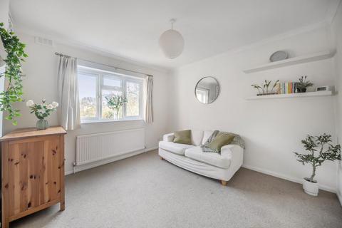 1 bedroom flat for sale, Pendennis Road, Streatham