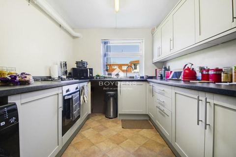 3 bedroom flat for sale, Linkside, ., Frinton-on-Sea, Essex, CO13 9EN