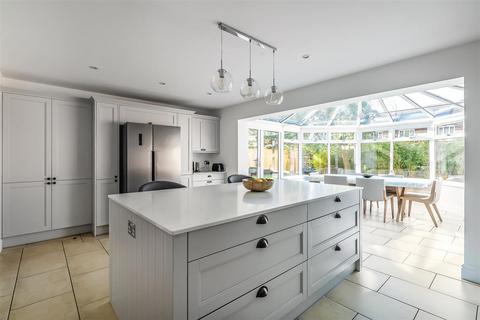 94b Lower Road, Fetcham, Leatherhead, KT22 9NG