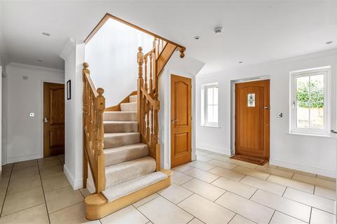 94b Lower Road, Fetcham, Leatherhead, KT22 9NG