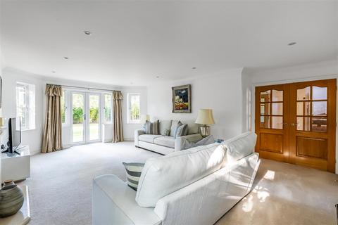 94b Lower Road, Fetcham, Leatherhead, KT22 9NG