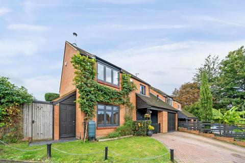 4 bedroom detached house for sale, Yateley,  Hampshire,  GU46