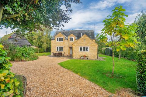 4 bedroom detached house to rent, Abbey Cottage, Oakley Road