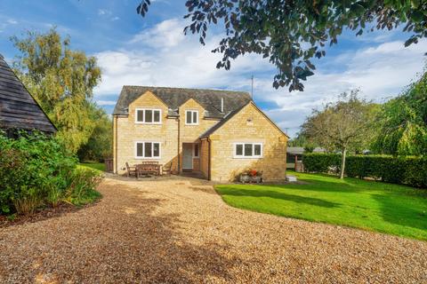 4 bedroom detached house to rent, Abbey Cottage, Oakley Road