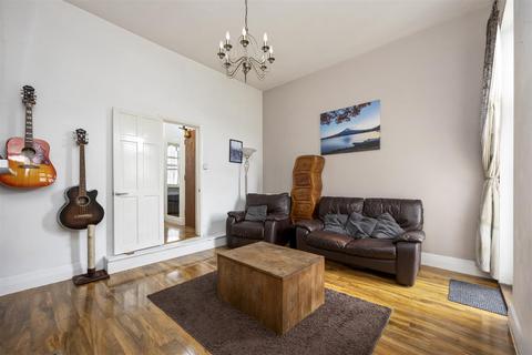 1 bedroom ground floor flat for sale, Highcroft Villas, Brighton