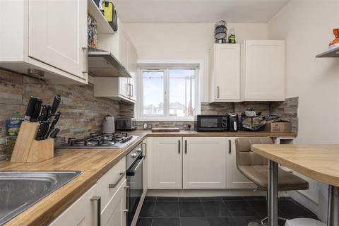 1 bedroom ground floor flat for sale, Highcroft Villas, Brighton