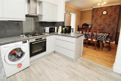 3 bedroom semi-detached house for sale, Southfield Road, Bradford BD5