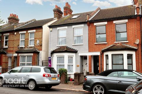 4 bedroom end of terrace house for sale, Salisbury Avenue, Westcliff-On-Sea