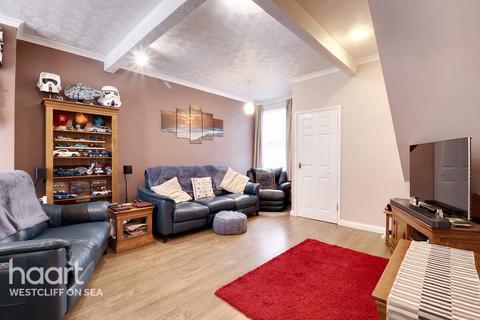 4 bedroom end of terrace house for sale, Salisbury Avenue, Westcliff-On-Sea