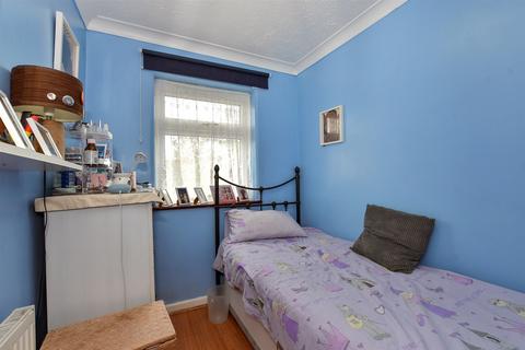 20 Manor Road, Chadwell Heath, Romford, RM6 4LL
