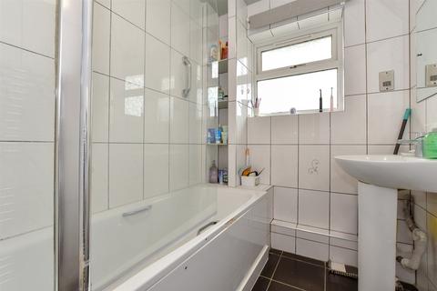 20 Manor Road, Chadwell Heath, Romford, RM6 4LL