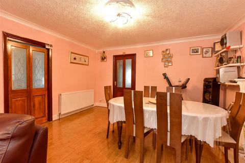 20 Manor Road, Chadwell Heath, Romford, RM6 4LL