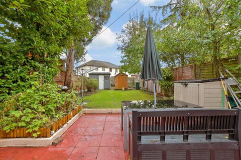 20 Manor Road, Chadwell Heath, Romford, RM6 4LL