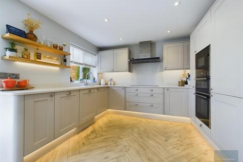 3 Cranmore Close, Trowbridge, BA14 9BU