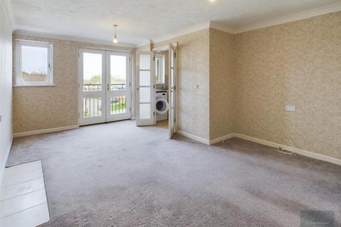 1 bedroom apartment for sale, Giffords Court, Melksham SN12