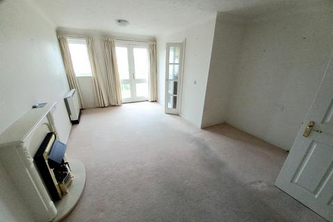 1 bedroom apartment for sale, Giffords Court, Melksham SN12