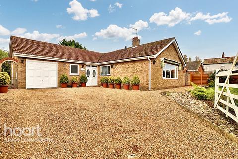 3 bedroom detached bungalow for sale, The Street, Marham