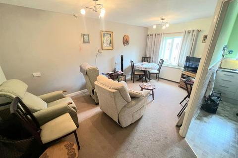 2 bedroom apartment for sale, Wharf Court, Melksham SN12