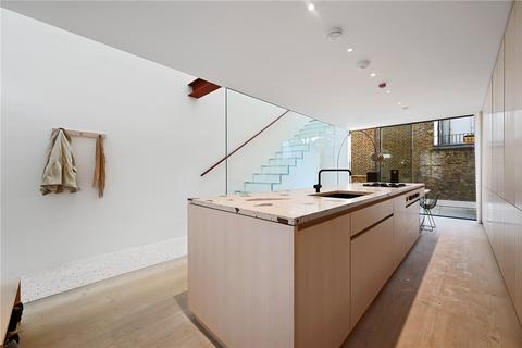 16 Uxbridge Street, London, W8 7SY