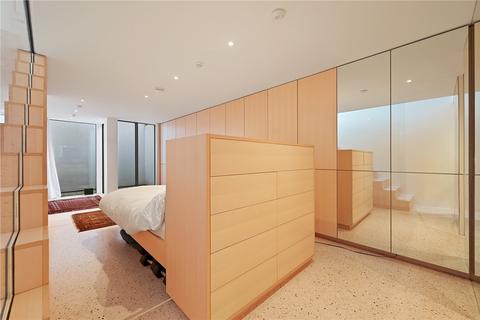 16 Uxbridge Street, London, W8 7SY