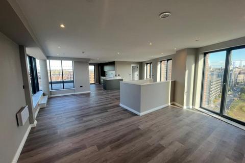 3 bedroom penthouse to rent, Springwell Gardens, Whitehall Road, Leeds LS12