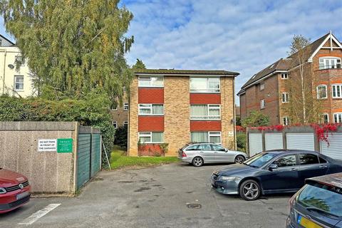 2 bedroom flat for sale, Station Road, Redhill