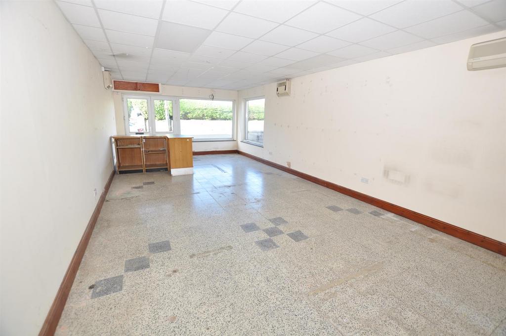 Pentre Road, St. Clears, Carmarthen Property to rent £663 pcm (£153 pw)